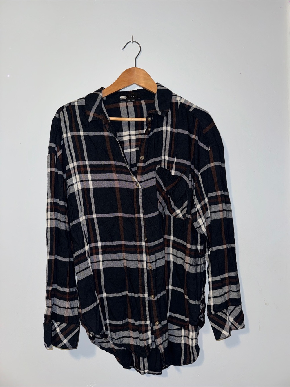 Women’s Black Plaid Button-Front Shirt - Casual Everyday Top